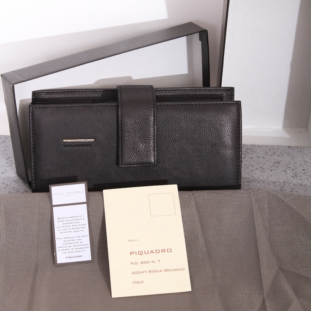 PIQUADRO Blk Leather Wallet, Flask & Cigar Holders